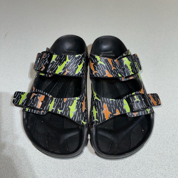 Birki’s | Shark Pattern -Black - Picture 2 of 6